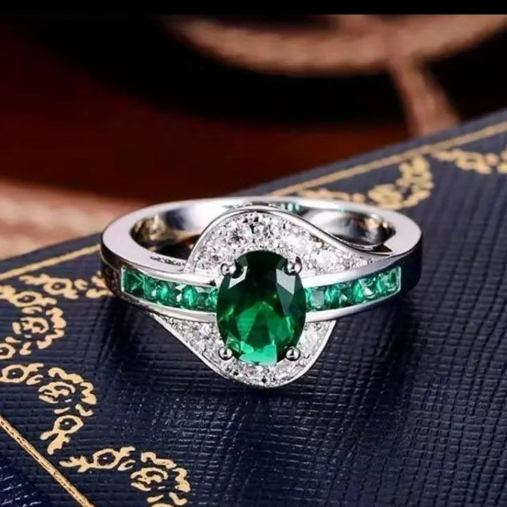 Green Gemstone Ring size 6